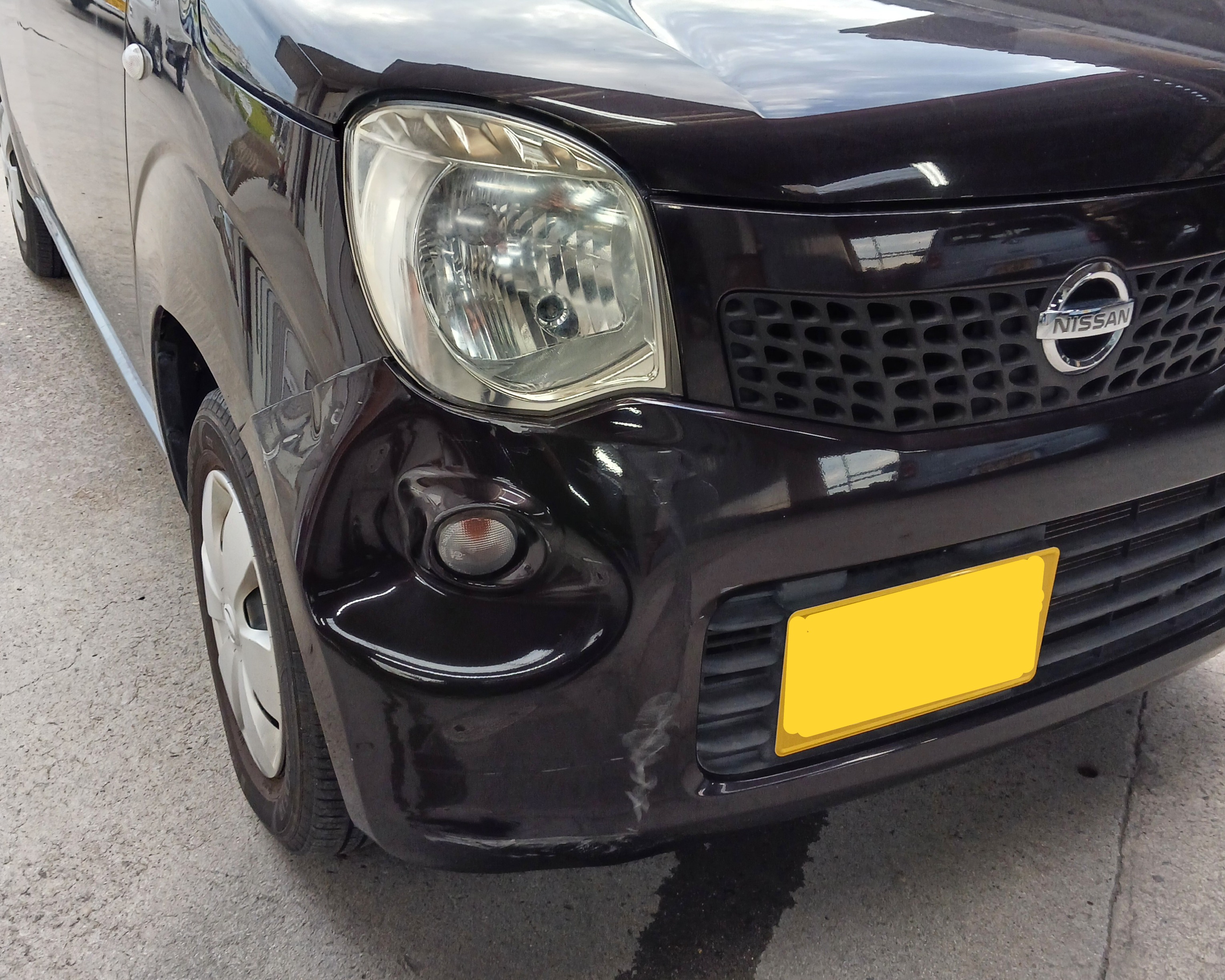 日産モコMG33Sのフロントバンパー修理のご依頼