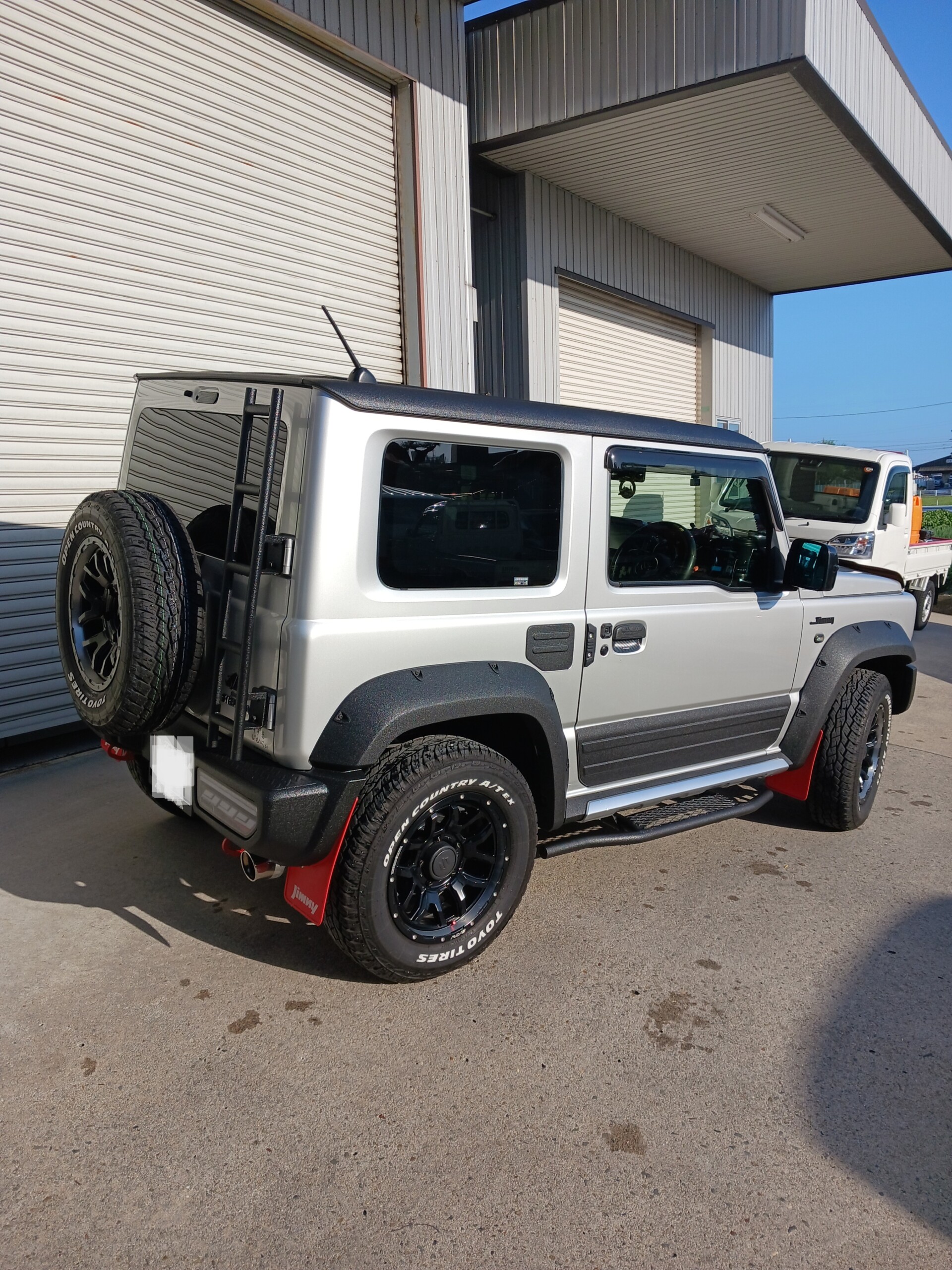ジムニーシエラJB74Wラプター塗装へカスタムのご依頼