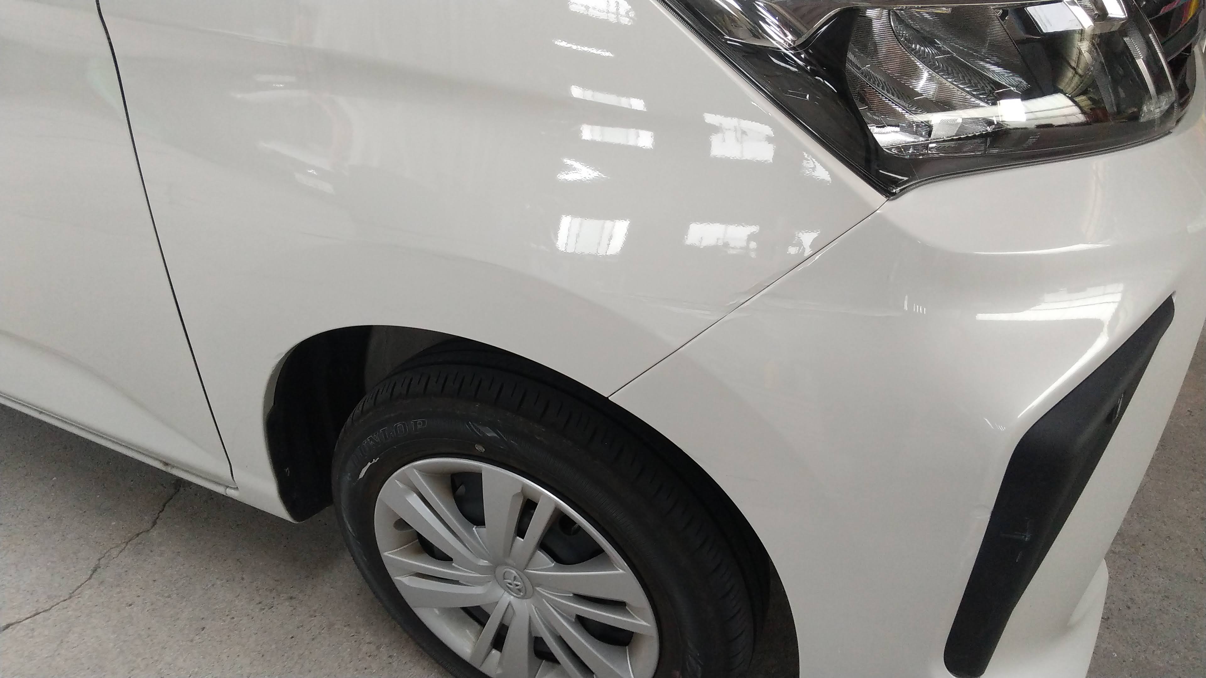 幅の狭い道で擦ってしまったキズを「ちょこっと修理」で目立たなくしました
