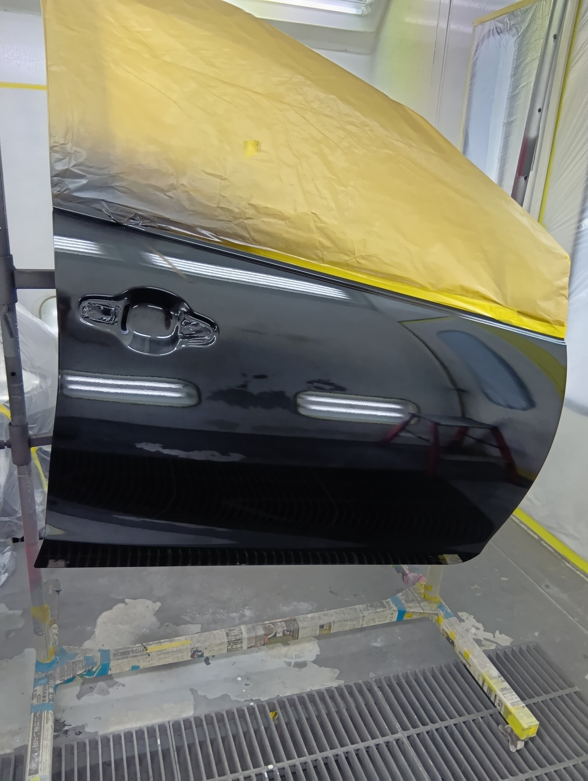 【名古屋市】トヨタ アクアの右リアドア・サイドステップを事故修理｜保険を使って鈑金塗装
